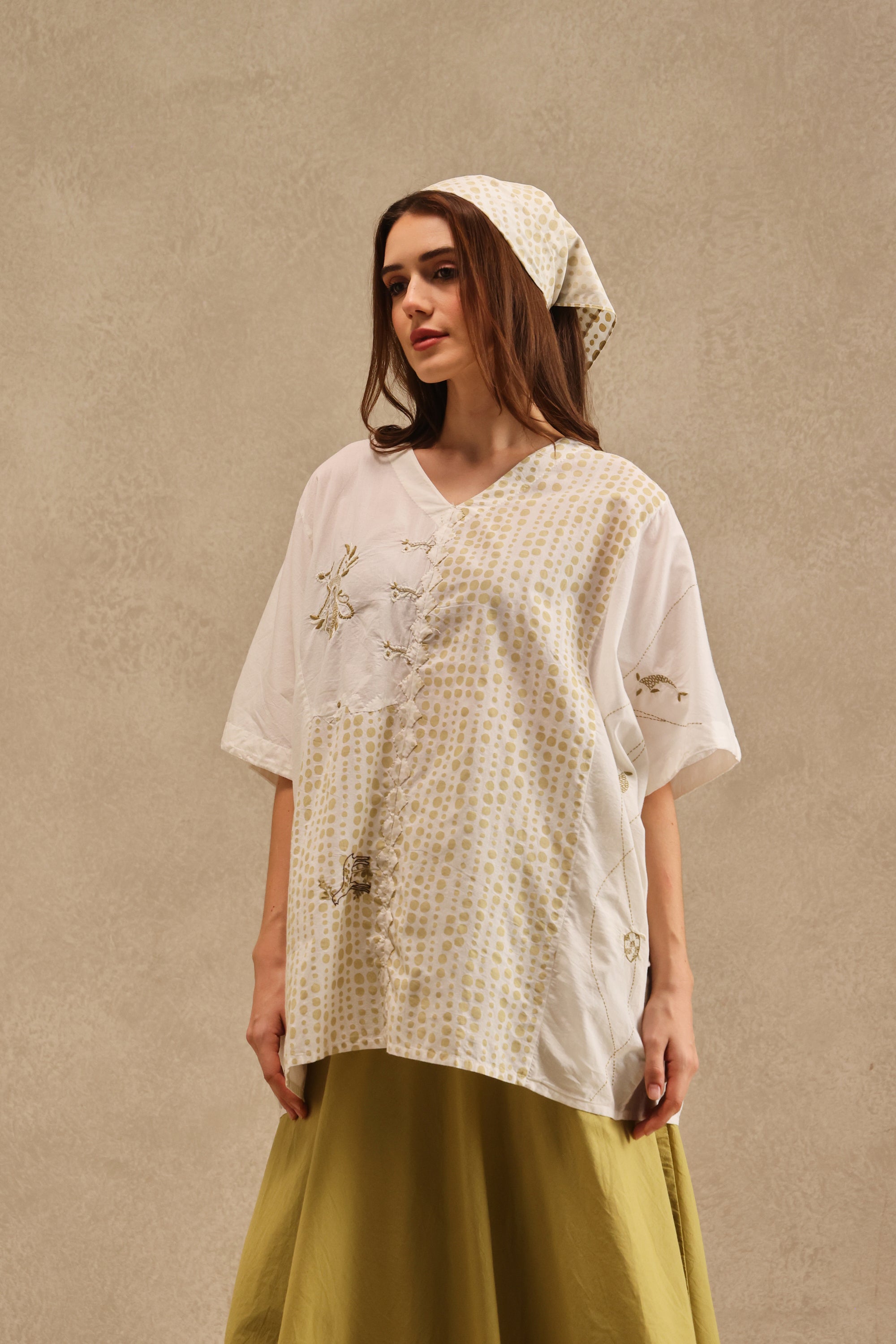 Ravani handcrafted Chikankari easy fit Tunic