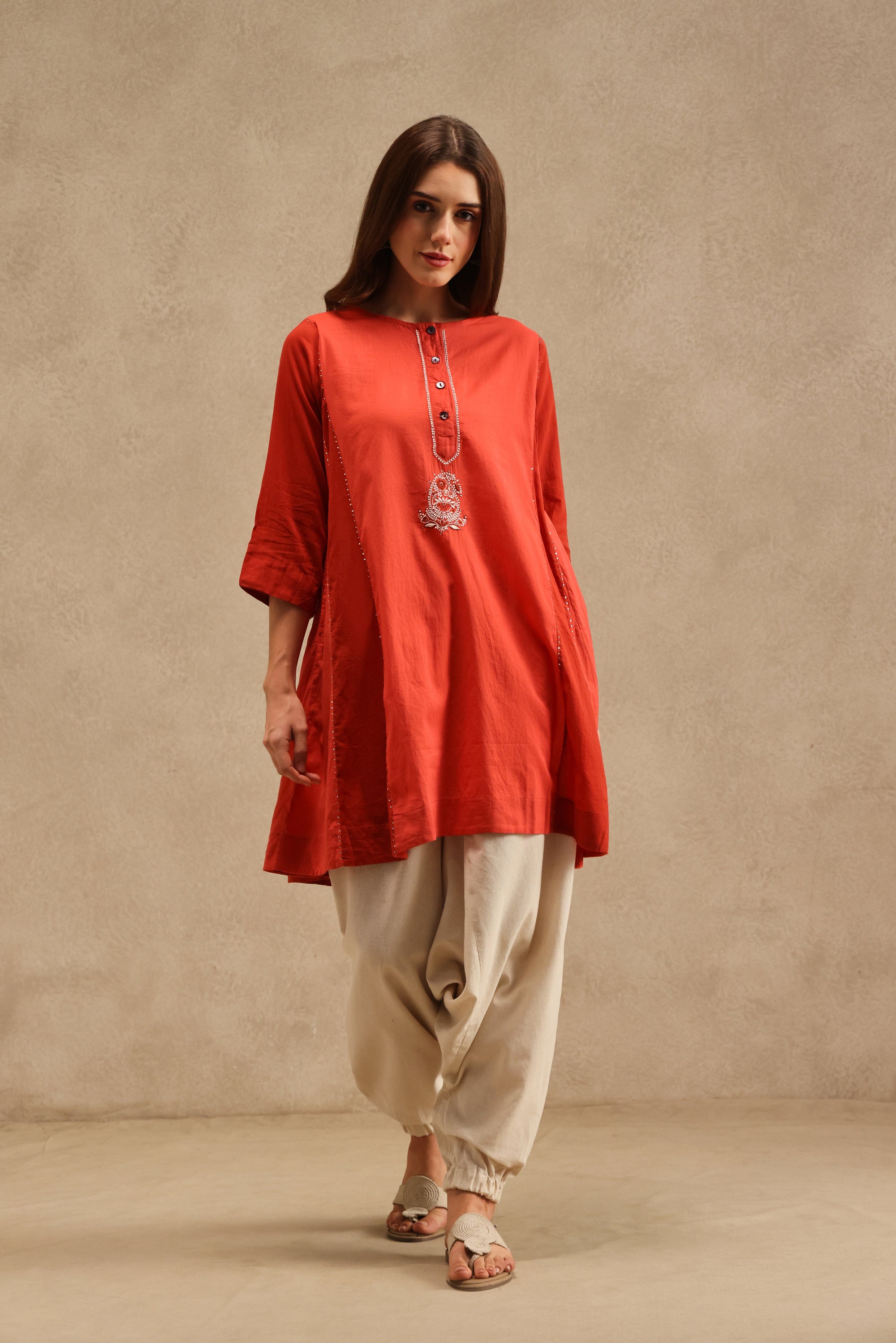 Alankaar handcrafted Chikankari short Kurta