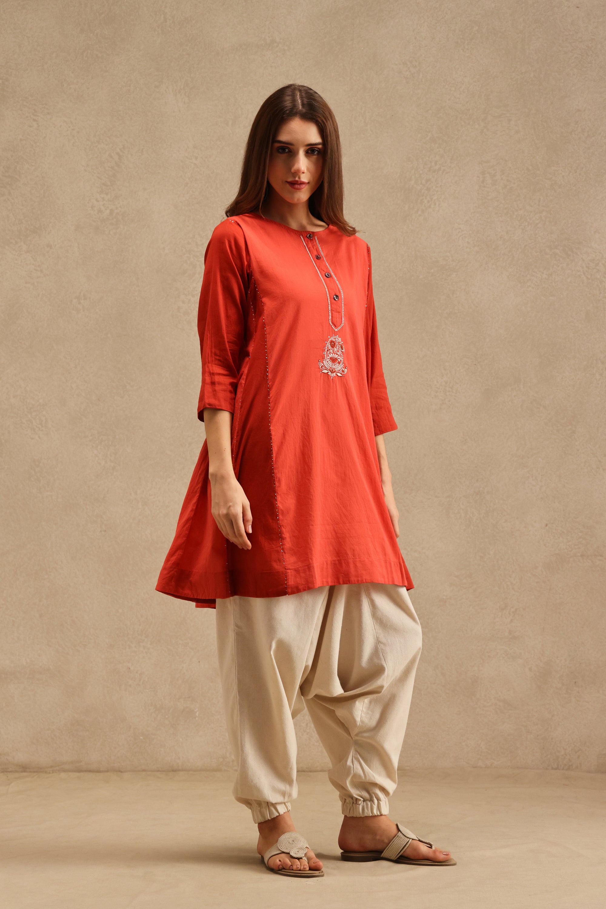 Alankaar handcrafted Chikankari short Kurta