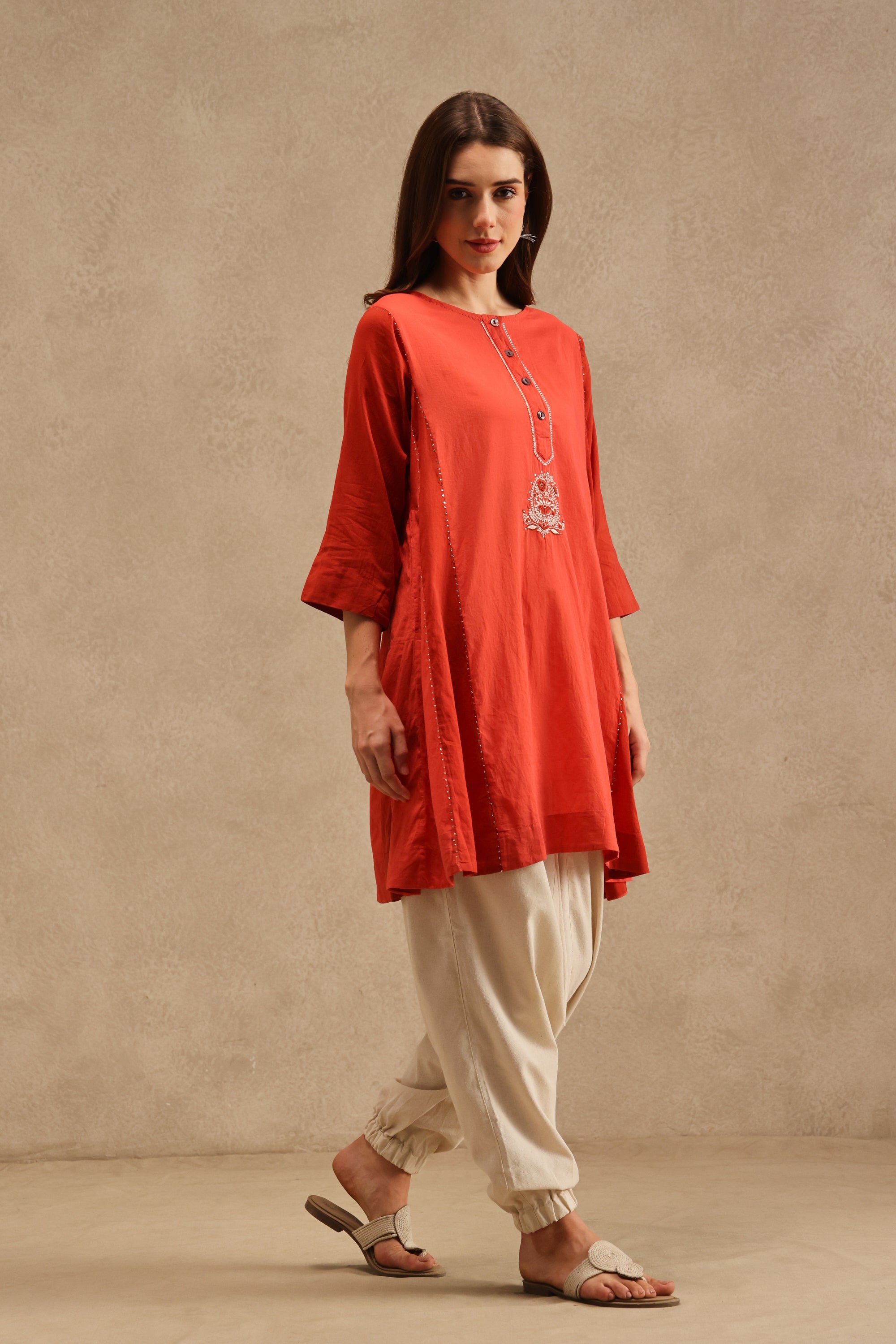 Alankaar handcrafted Chikankari short Kurta
