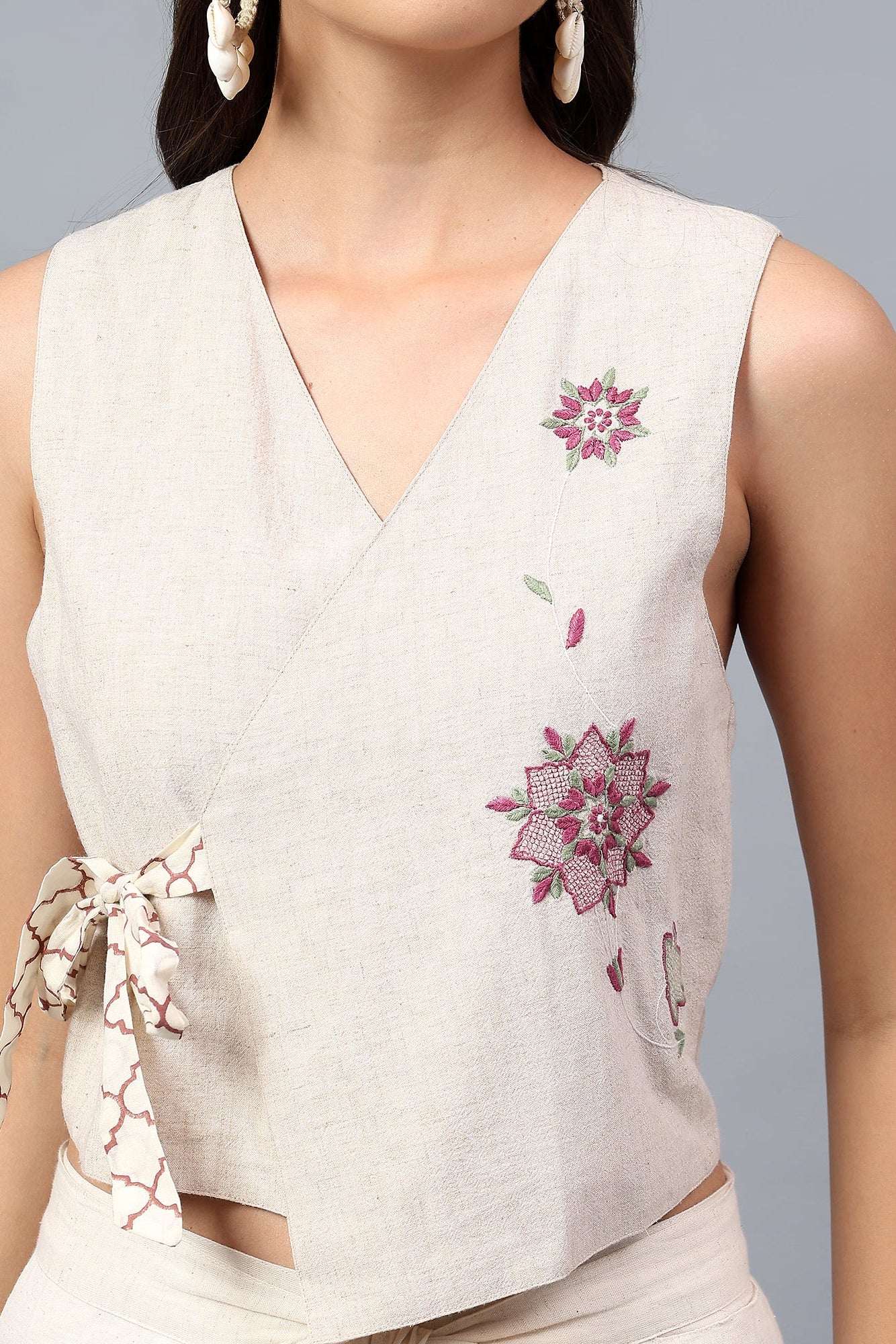 Kavya handcrafted Chikankari reversible Doublet