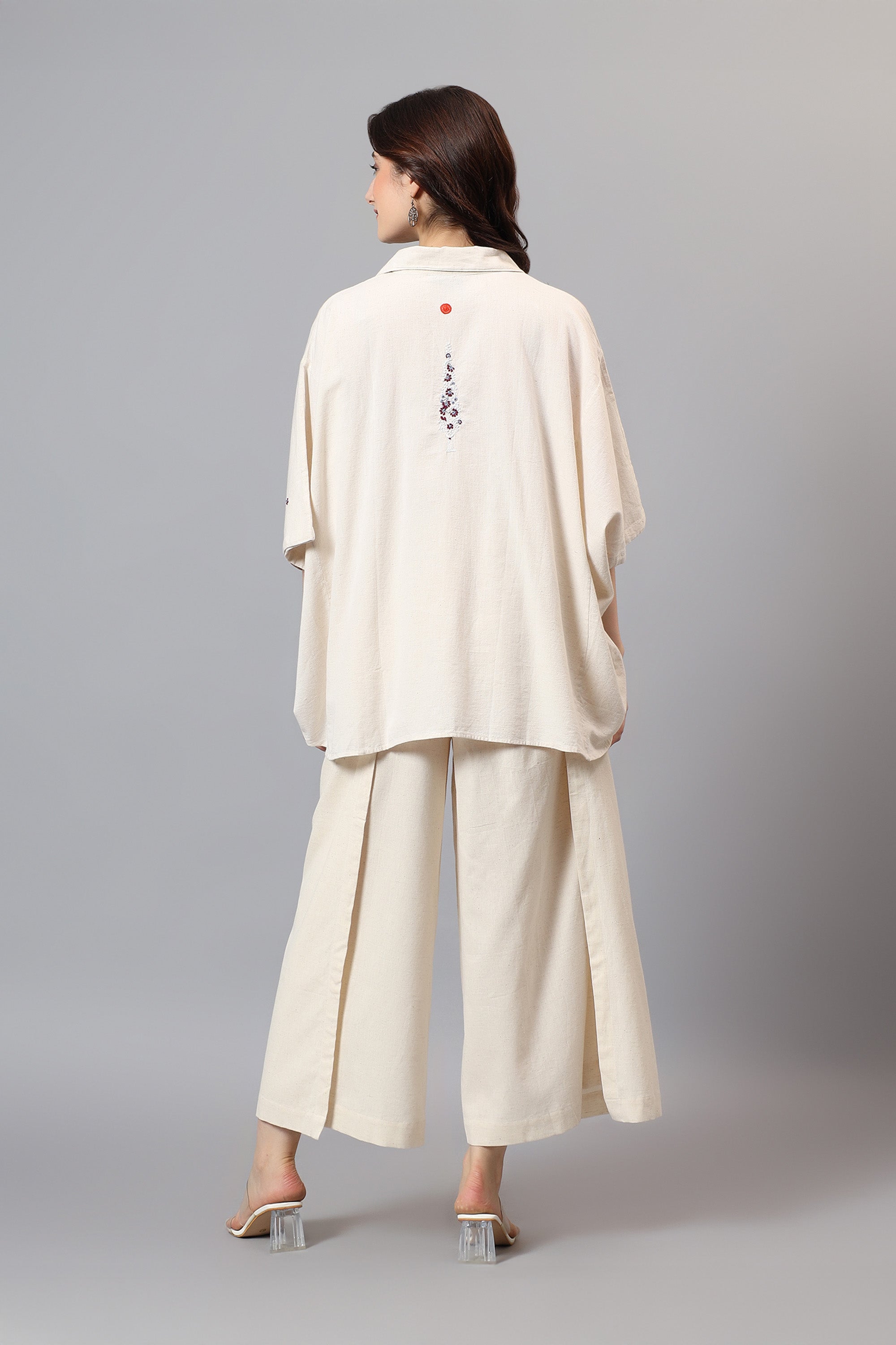 Easy Shirt | Raima | Chikankari | Cotton Linen