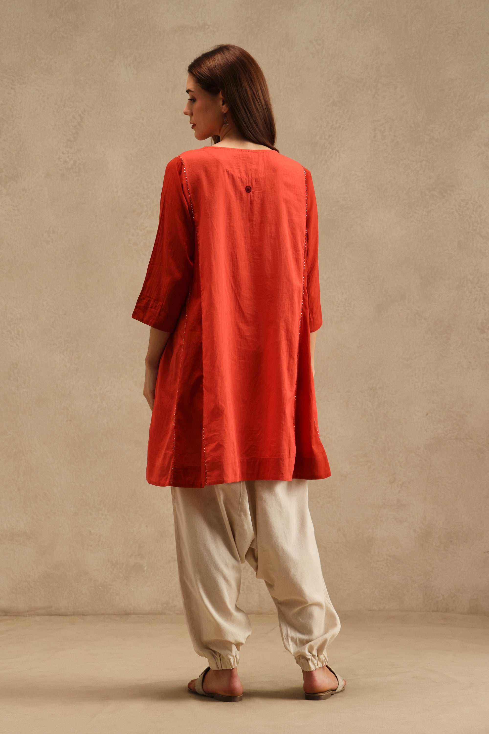 Alankaar handcrafted Chikankari short Kurta