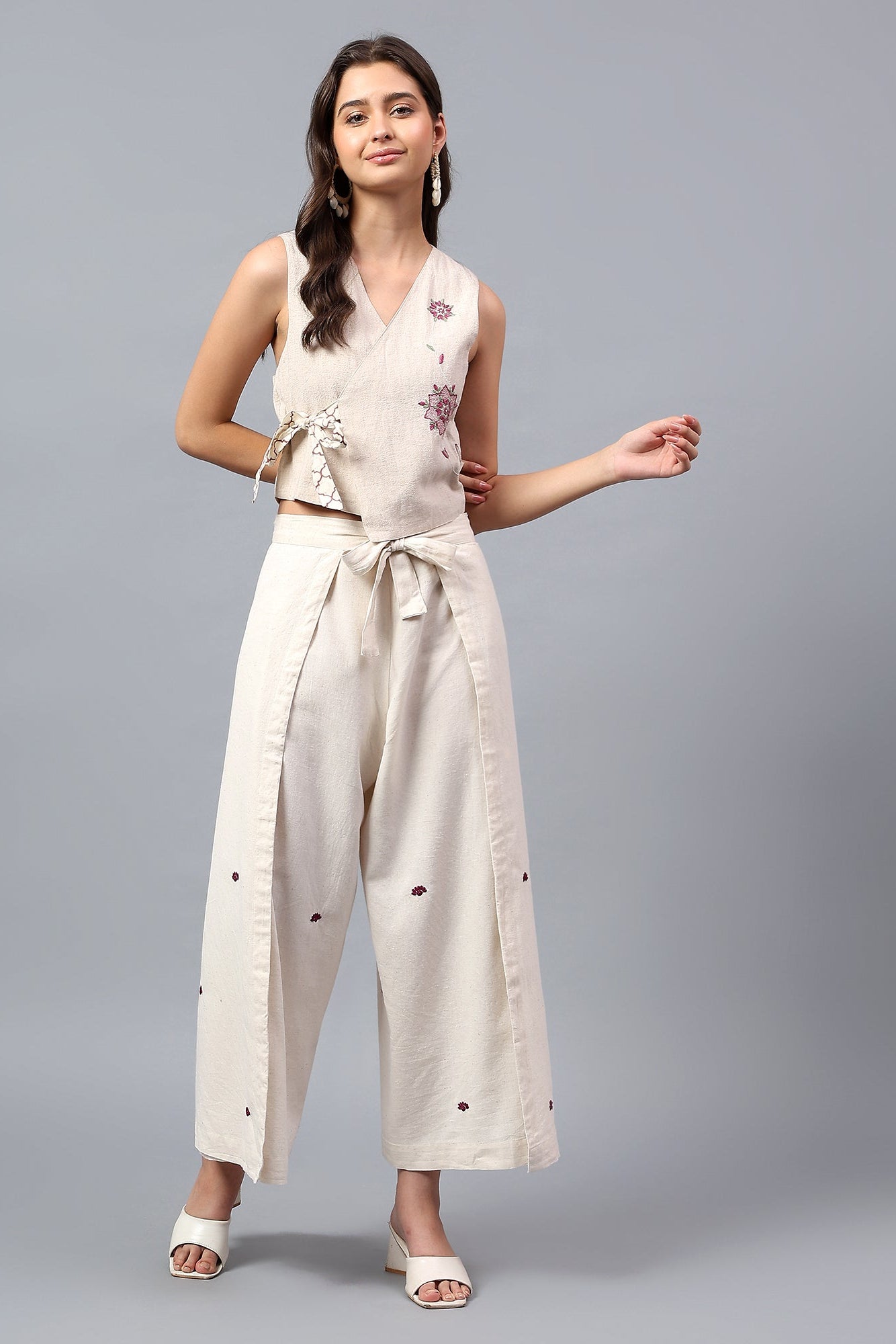 Kavya handcrafted Chikankari reversible Doublet