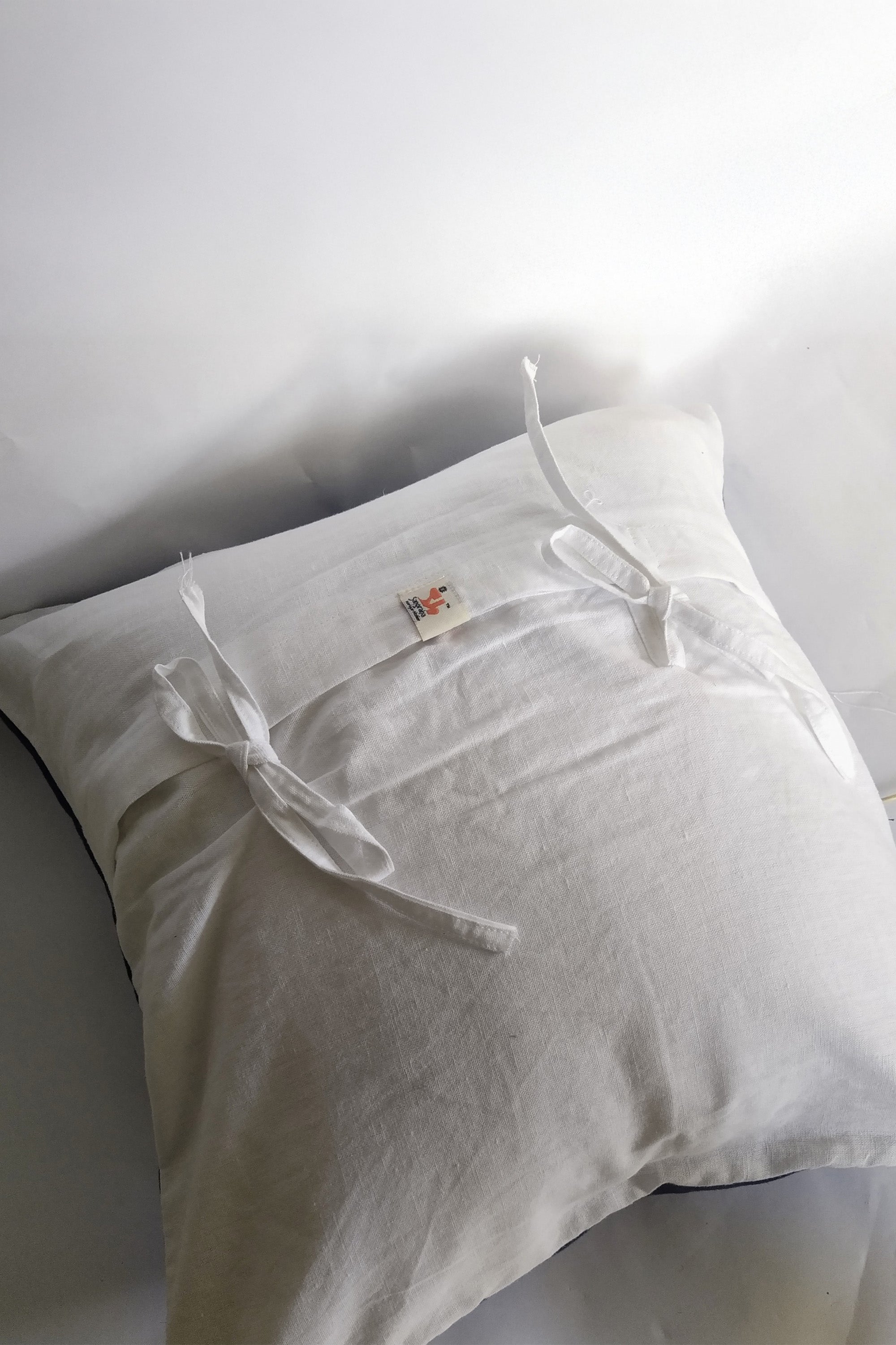 Cushion Cover | Aropay | Chikankari | Cotton | 16"