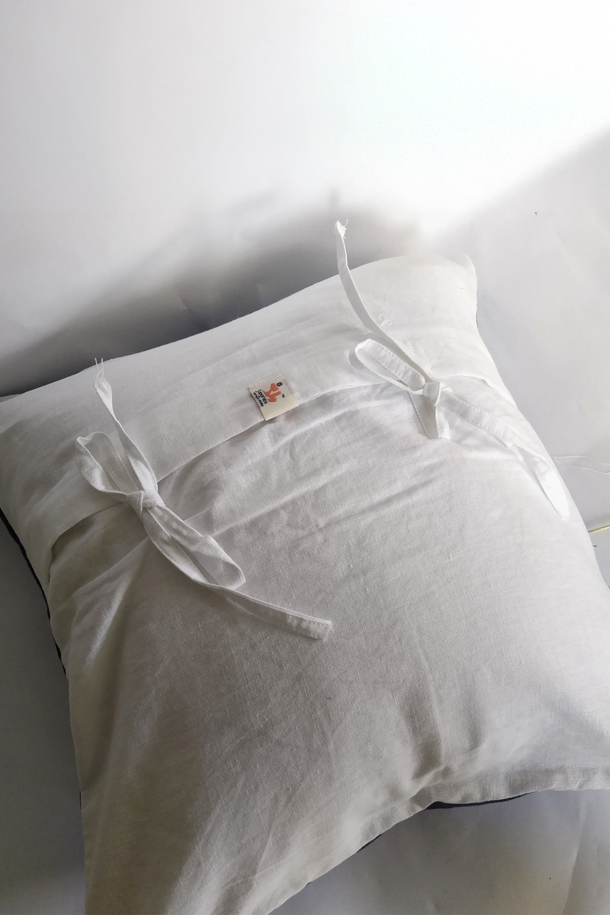 Cushion Cover | Boteh | Chikankari | Cotton | 16"