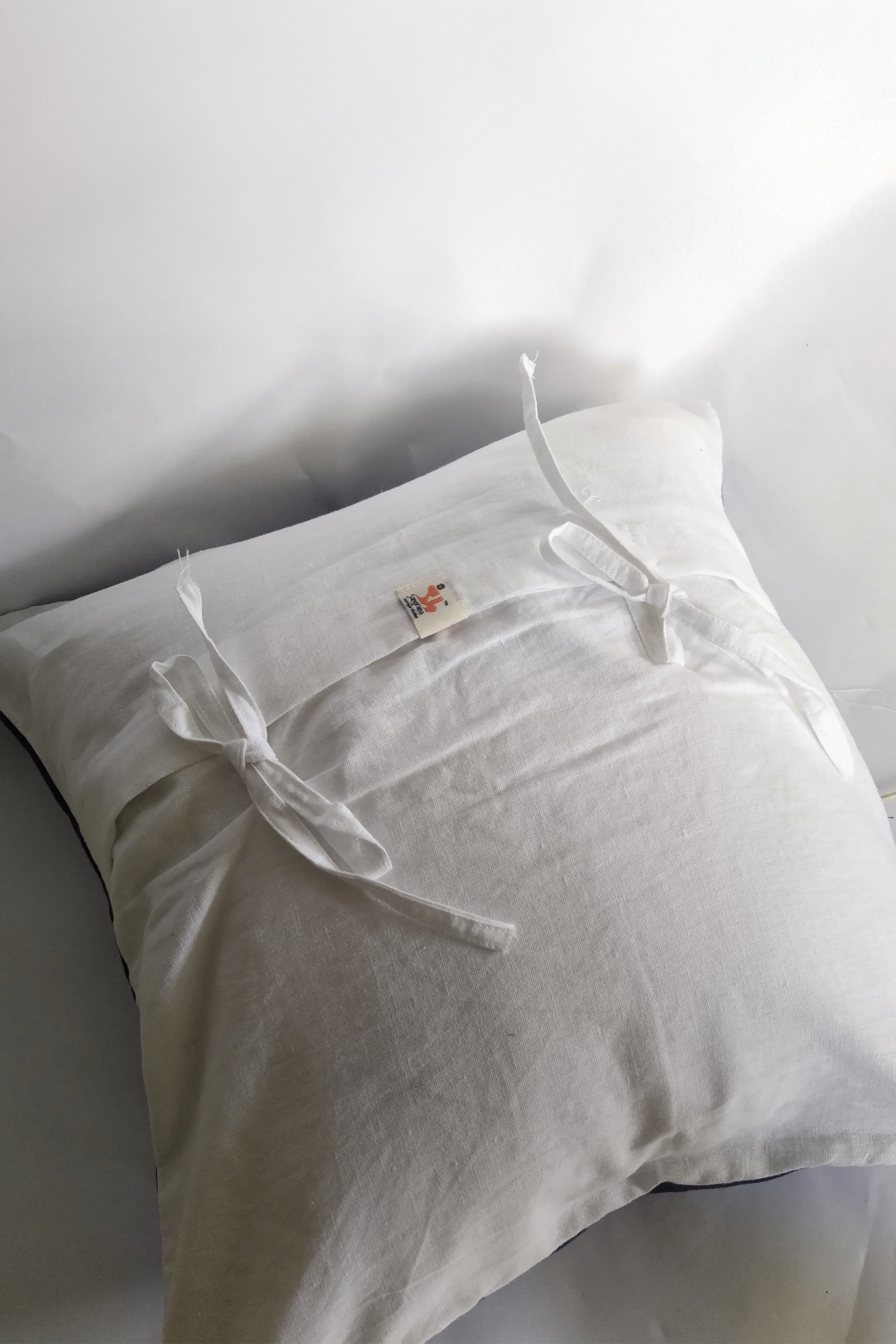 Cushion Cover | Kadalika | Chikankari | Cotton | 16"